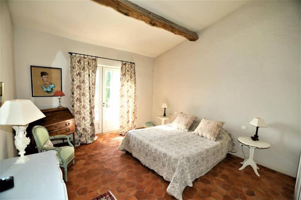 In Gordes, Facing The Entire Luberon Park A Beautiful 5 Bedrooms House Екстер'єр фото